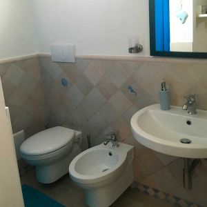 Appartamento affitto bagno con arredo e sanitari nuovi