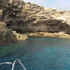 Escursioni in barca lungo la costa a Lampedusa