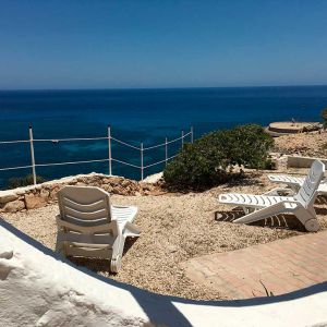 Giardino privato con solarium a Lampedusa