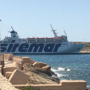 Nave in porto Lampedusa